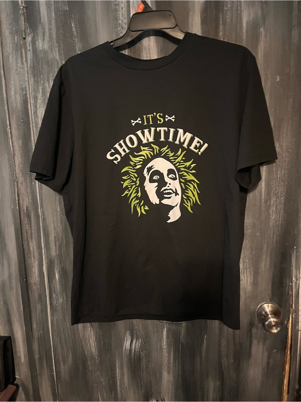 Beetlejuice Black 'It's Showtime!' Graphic Tee with Neon Green Accent